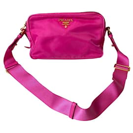 Borsa a spalla in nylon rosa Prada