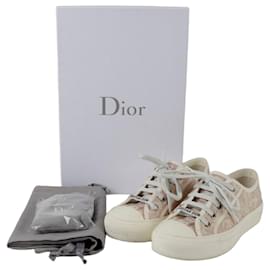 Größe für Arbeit und Sneakers - Dior