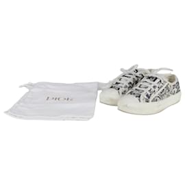 Arbeit und Sneaker - Dior