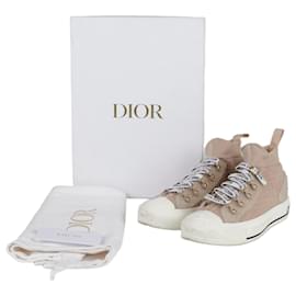 Arbeit und Sneakers - Dior