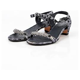 Chanel Sandali con cinturino a catena