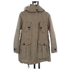Burberry Jaqueta acolchoada feminina com acabamento em pele de guaxinim Brit