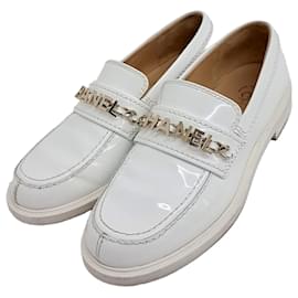 Lackleder Slipper von Chanel