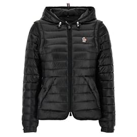 Moncler Kurze Daunenjacke mit Kapuze Karura