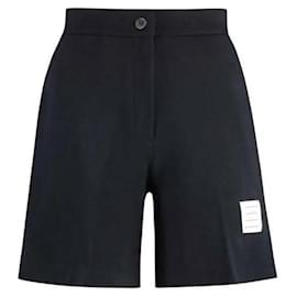 Pantalones cortos de lana de cintura alta - Thom Browne