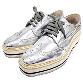 Prada Clipper