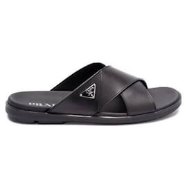Prada Sandali in pelle nera