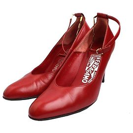 Salvatore Ferragamo Scarpins de tira vermelha