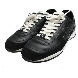 Chanel Zapatillas Negras y Blancas