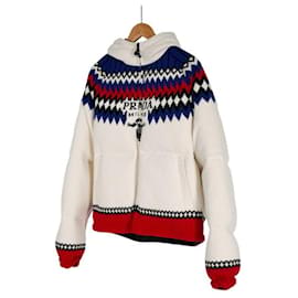 Prada Giacca a vento in cashmere bianco con cappuccio e imbottitura in piuma