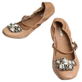 Miu Miu Scarpe Flat Camel con Gioiello