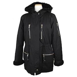 Sandro Schwarze Wollparka mit Kapuze und goldenen Metalldetails