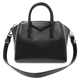 Antigona Small in pelle nera con dettagli in catena - Givenchy