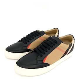 Burberry Sneakers Beige