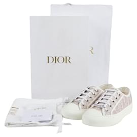 Größe für Arbeit und Sneakers - Dior