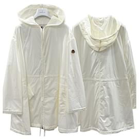Chaqueta de lluvia Moncler SUIR con parche de logo blanca