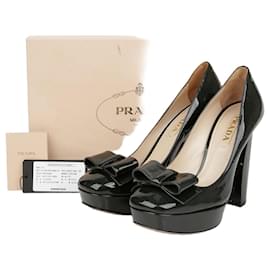 Lackleder-Riemchen-Pumps - Prada