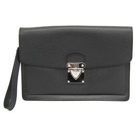 Pochette Veraiya en Taiga de Louis Vuitton