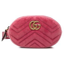 Borsa a tracolla trapuntata Gucci GG Marmont