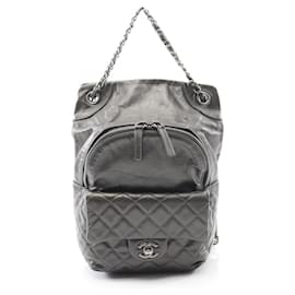 Chanel Matelassé Rucksack aus grauem Kalbsleder
