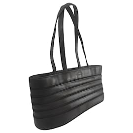 Beautiful Longchamp Zigzag model bag, brand new