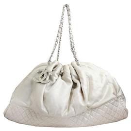 Chanel Borsa a spalla a secchiello con cordoncino n°