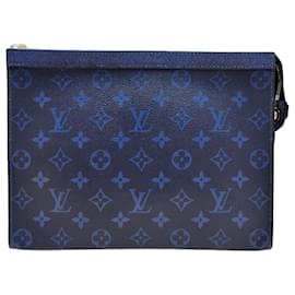 Borsa Clutch Pochette Voyage MM Taiga di Louis Vuitton