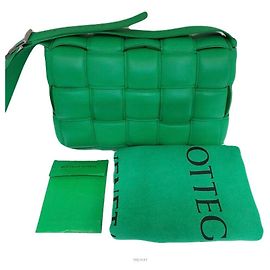 Bottega Veneta Sac bandoulière en cassette matelassé Intrecciato