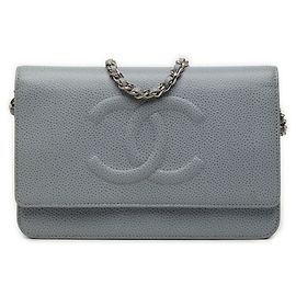 Portafoglio Chanel grigio CC in caviar con catena