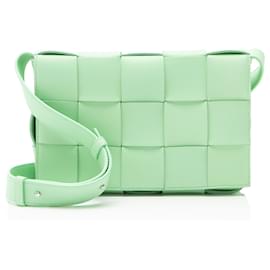 Borsa a tracolla Cassette in pelle di agnello Bottega Veneta