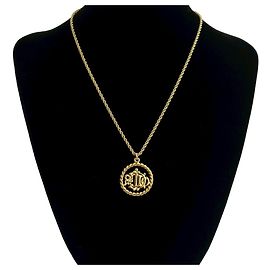 Colar pendente banhado a ouro com logo Christian Dior