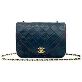 Bolso de Hombro Chanel Matelassé Coco Mark de Piel de Cordero.