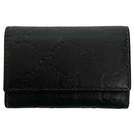 Schlüsselanhänger aus schwarzem Leder mit GG Shima-Logo von Gucci