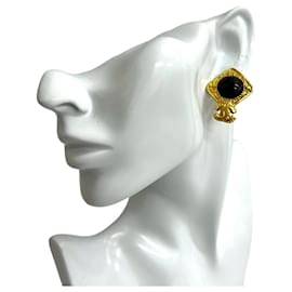 Orecchini Clip Coco Mark di Chanel