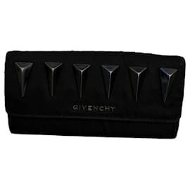 Portafoglio Givenchy nero con borchie