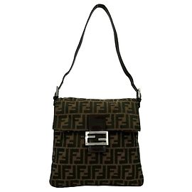 Borsa Mamma Bucket Semi-One Shoulder di Fendi