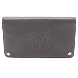Portafoglio lungo bifold Chanel Chevron V-Stitch
