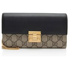 Cartera de cadena Padlock en piel de ternera GG Supreme de Gucci