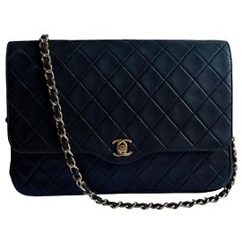 Chanel vintage matelassé com flap único