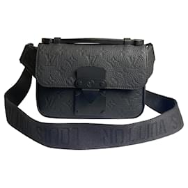 Borsa a tracolla S Lock in taurillon monogram nero opaco Louis Vuitton