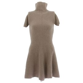 Magda Butrym Beige Kurzkleid aus Kaschmir mit Rollkragen