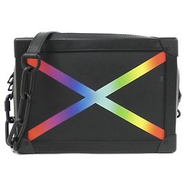 Borsa a Spalla Soft Trunk Taiga Rainbow di Louis Vuitton