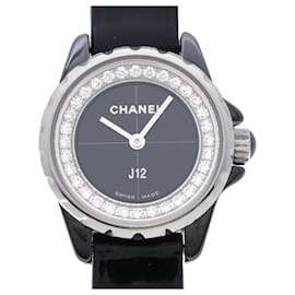 CHANEL J12 Uhr mit Diamantlünette - Chanel