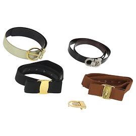 Cintura in pelle scamosciata con fibbia Gucci Salvatore Ferragamo 5 pezzi Beige Auth 168787