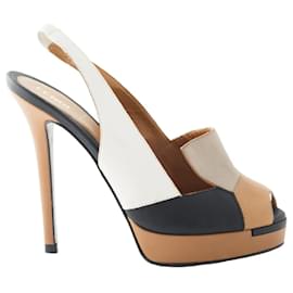 Sandali con tacco aperto in pelle Fendi