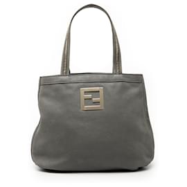 Borsa Fendi in nubuck grigio con catene FF