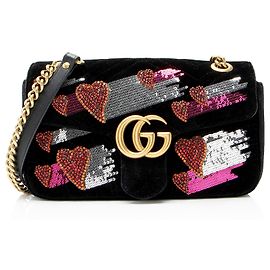 Borsa a tracolla media GG Marmont in velluto decorata con cuori Gucci