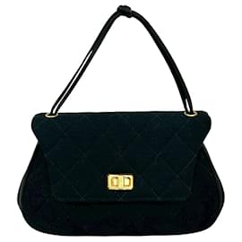 Borsa trapuntata Turnlock di CHANEL
