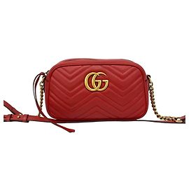 Mini Schultertasche aus gestepptem Leder GG Marmont von Gucci