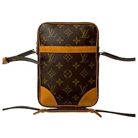 Bolso de hombro mini Pochette Monogram Danube de cuero Louis Vuitton